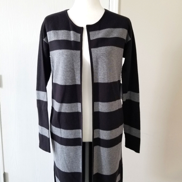 Athleta Reversible Cardigan Sweater - Picture 3 of 12